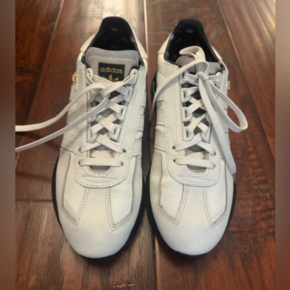 adidas White Leather Low-Top Sneakers with Black Midsole - Picture 3 of 11